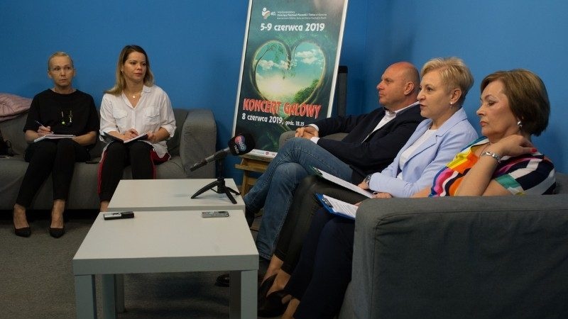 Międzynarodowym Dziecięcym Festiwalu Piosenki i Tańca w Koninie.