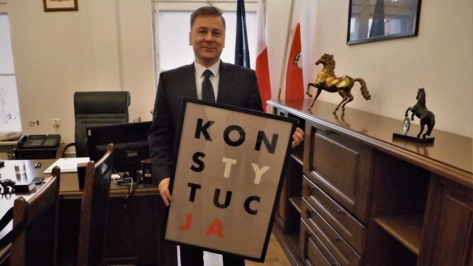 Konstytucja u prezydenta.