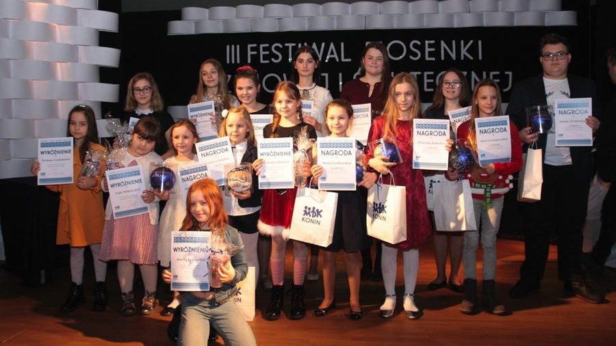 III Festiwal Piosenki Zimowej i Świątecznej