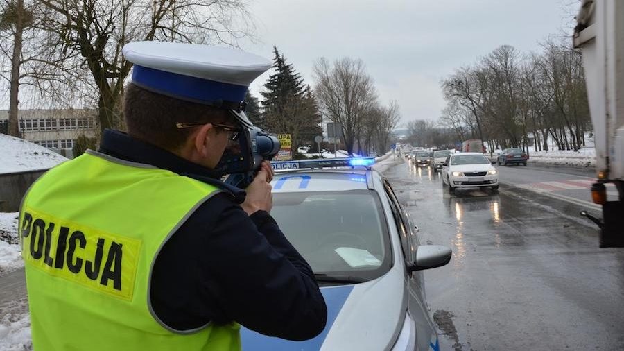Pomimo pogody stracił prawo jazdy za prędkość