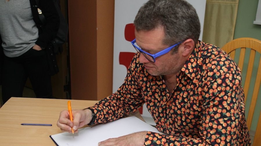 Marcin Meller gościł w konińskiej bibliotece