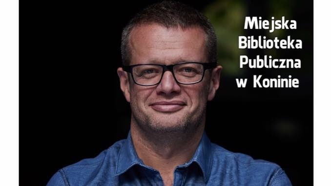 Marcin Meller w bibliotece