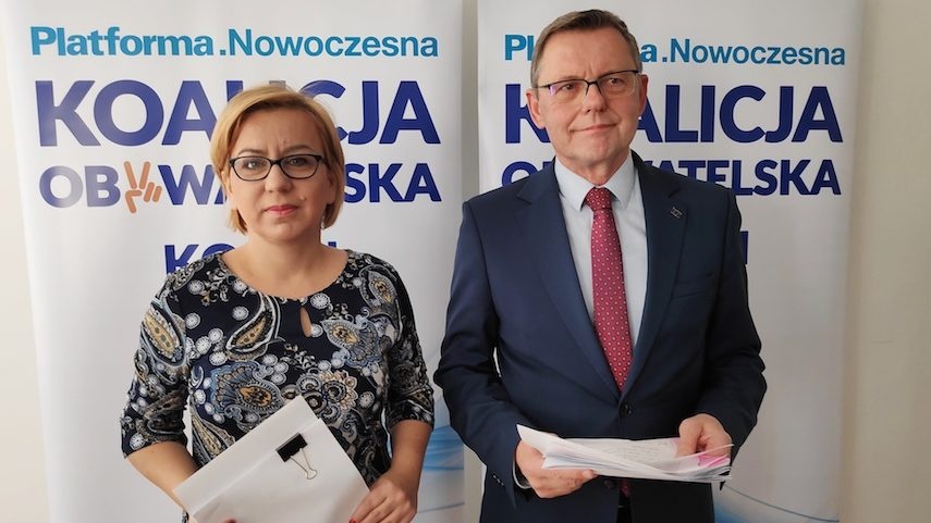 >Premier kłamie?
