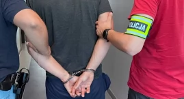 Nerwowe zachowanie zwróciło uwagę policjantów. 27-la&hellip;