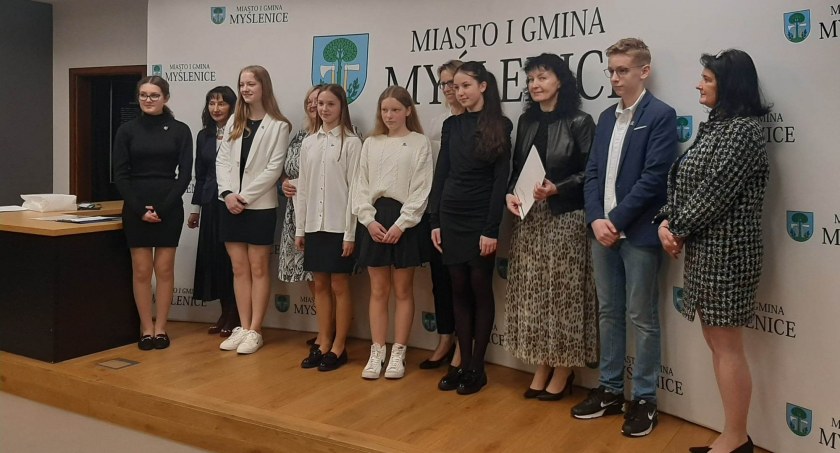 Myślenice. Znamy laureatów tegorocznej gminnej edycji samorządowego konkursu nastolatków pod nazwą 8 Wspaniałych
