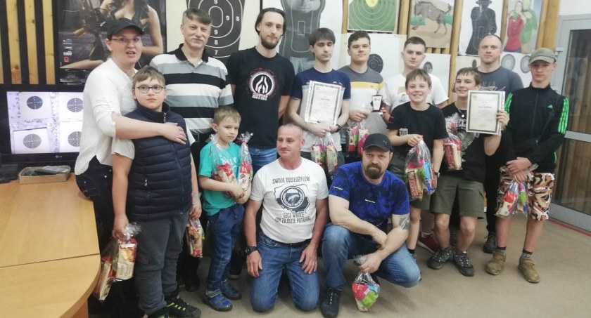 Zarząd Powiatowy Ligi Obrony Kraju w Myślenicach, przeprowadził z okazji Dnia Dziecka trening strzelecki wraz z zawodami dla dzieci i młodzieży