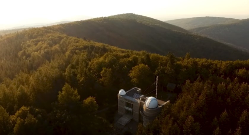 Gmina Wiśniowa. Wspólnie z młodzieżą z gminy Wiśniowa odkryjcie na nowo Obserwatorium Astronomiczne na Lubomirze 