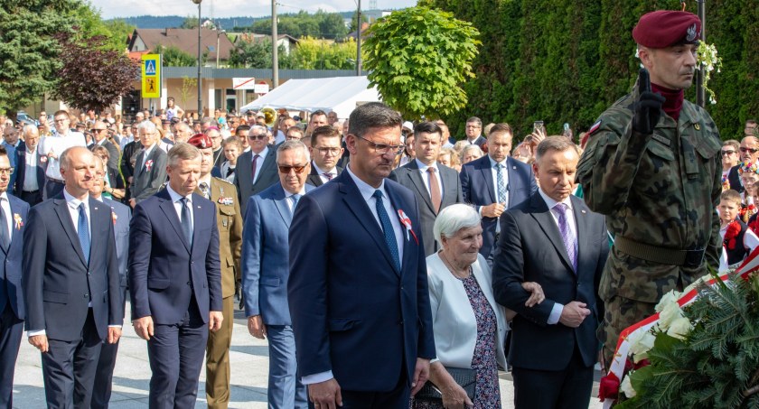 Sułkowice. Prezydent Andrzej Duda oddał hołd ofiarom pacyfikacji Sułkowic i Harbutowic 