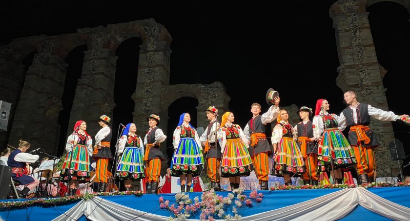 Hiszpania. Taniec i śpiew rodem z Dobczyc, czyli Zespół Pieśni i Tańca Dobczyce na Festival Folklorico de Los Pueblos del Mundo de Extramadura