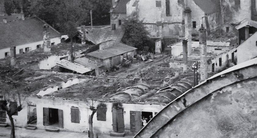 Perły Myślenic. Rok 1926. Spalone budynki mieszkalno-handlowe w myślenickim Rynku