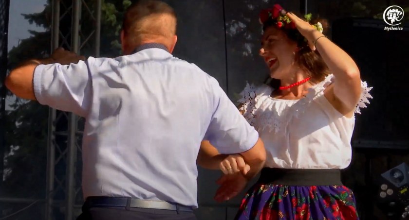 Raciechowice. Sadownicza gmina kolejny raz  obchodziła swoje owocowe święto połączone z dożynkami a także Plenerowym Festiwalem Południowej Małopolski 