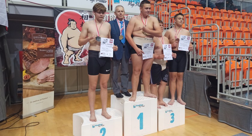 Myślenice. Zawodnicy sumo wrócili z Mistrzostw Polski Młodzików z trzema medalami ! 