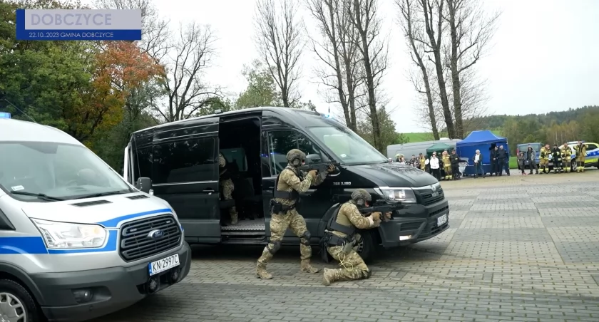 Dobczyce: Imponująca liczba jednostek na Pikniku Mundurowym w Dobczycach