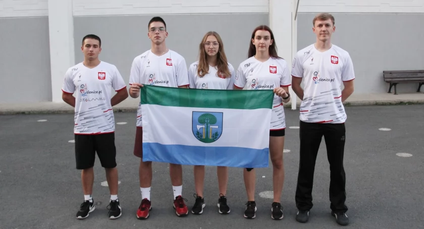 Myślenice. Zawodnicy ze Sportowni wicemistrzami Świata w Speed-ballu. Zbigniew Bizoń powołany na trenera Kadry Polski 