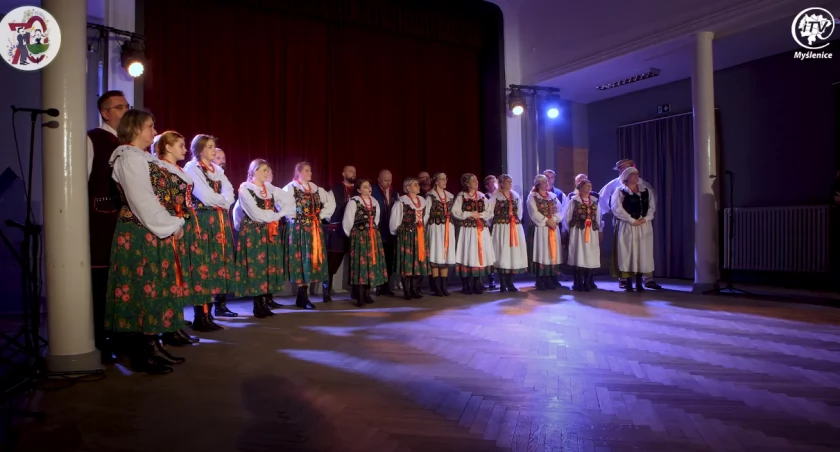 Wiśniowa. Zespół Regionalny Banda Burek od 70 lat krzewi lokalną tradycję i kulturę. Koncert Moja Mała Ojczyzna 