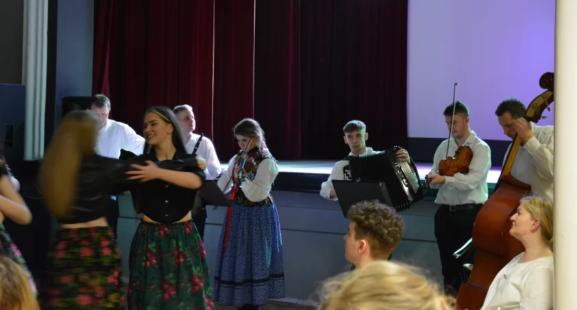 Wiśniowa. Zatańczyli jak im zagrali- potańcówka z Zespołem Banda Burek 