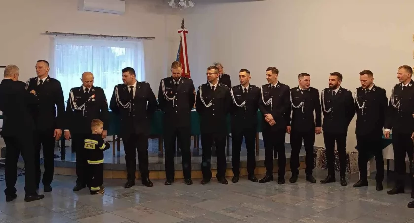 OSP Skrzynka. Zbierają na serce Skrzynki... To serce, które ma nieść pomoc, ratować ludzkie życie i zdrowie...
