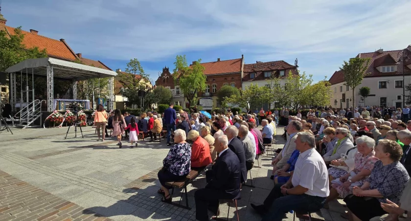 Patriotyczna Msza Święta w intencji Ojczyzny w myślenickim rynku [TRANSMISJA NA ŻYWO]