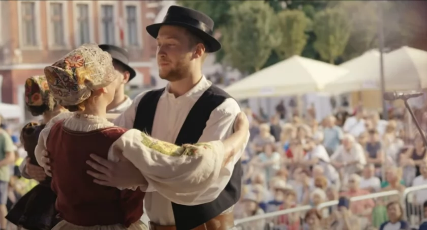 Myślenice. Jak lipiec to folklor ! Jak folklor to Festiwal a wraz z nim kultura i tradycje świata na wyciągnięcie dłoni !