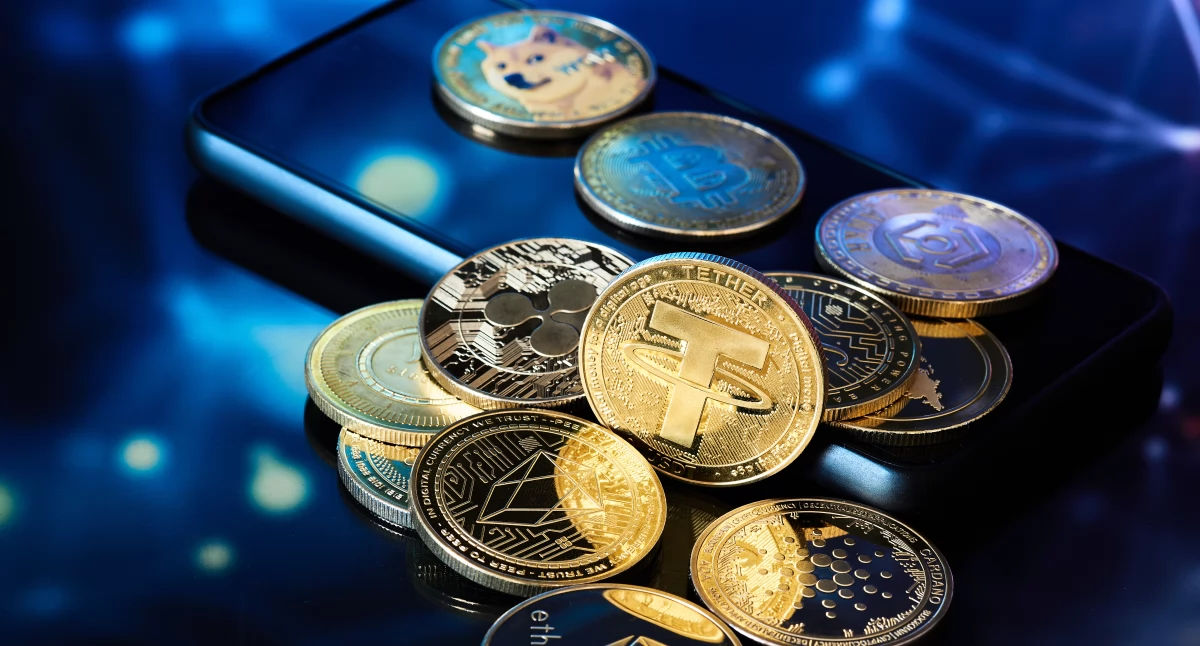 Mieszkanka powiatu myślenickiego skuszona szybkimi zyskami z kryptowalut straciła ponad 120 tysięcy złotych