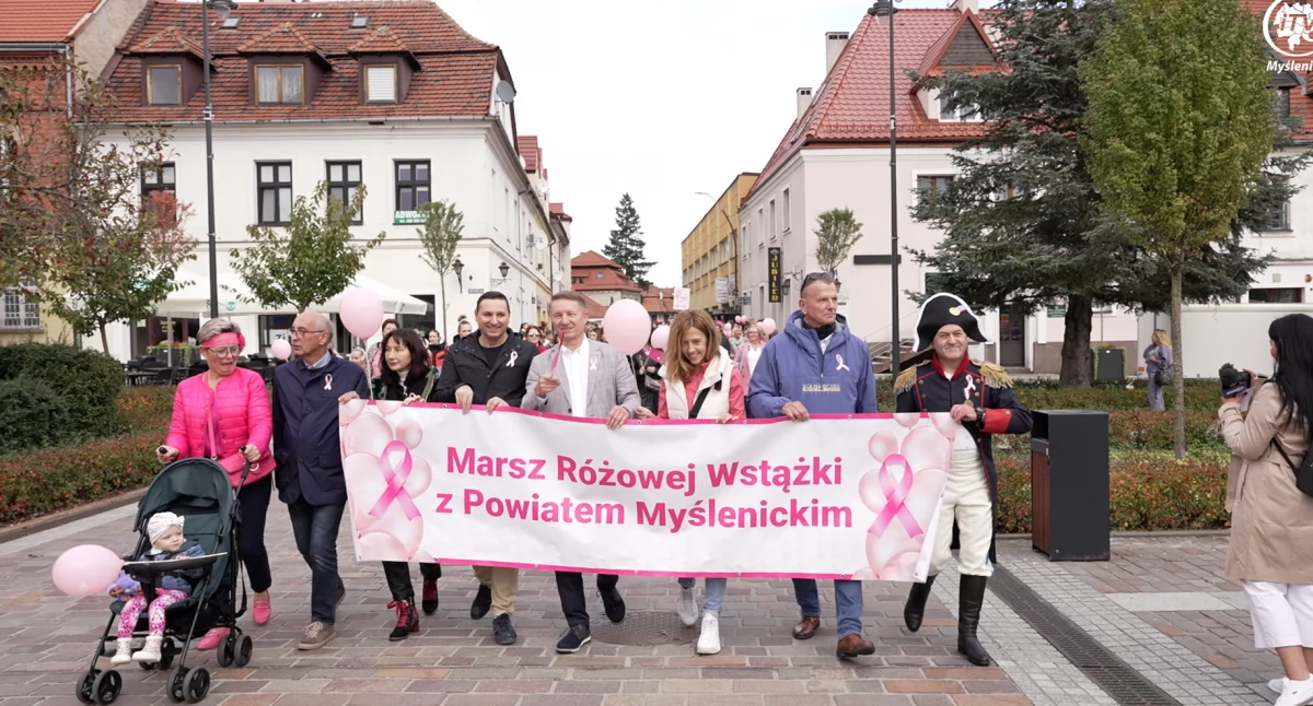 Myślenice. Ulicami miasta przeszedł Marsz Różowej Wstążki. Marsz który promuje profilaktykę, ale jest także gestem solidarności 