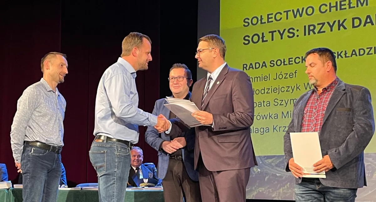 Nowi sołtysi i sołtyski Gminy Myślenice i ich rady oficjalnie zaczynają kadencję 2024-2029 [GALERIA ZDJĘĆ, WYNIKI I FREKWENCJA]