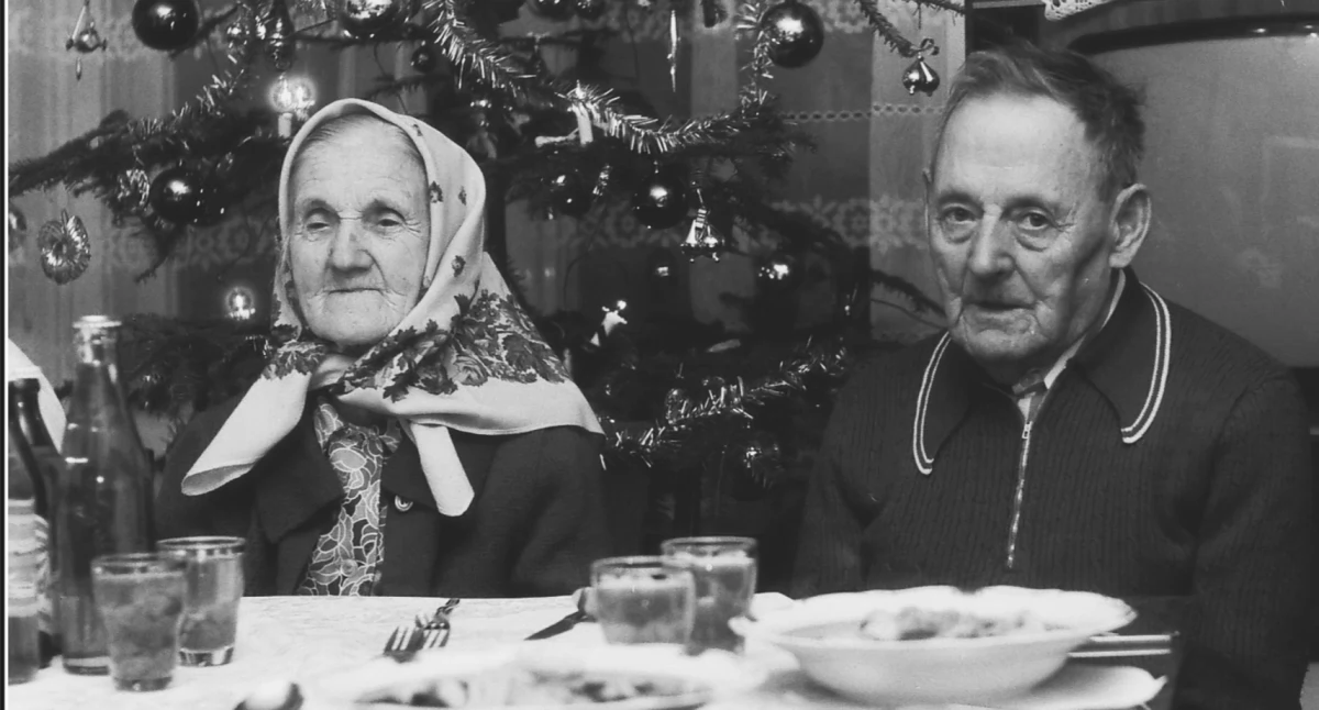 Perły Myślenic. Grudzień 1986. Stanisław Wilkołek (1928- 2014) ze swymi rodzicami Marią i Józefem podczas wigilii Bożego Narodzenia w Myślenicach