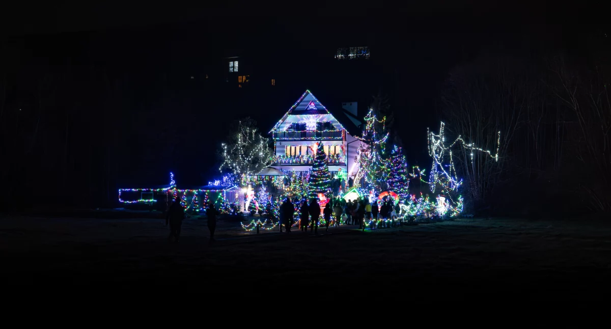 Świąteczna iluminacja u pana Bogdana Klimasa w  Stróży 2024