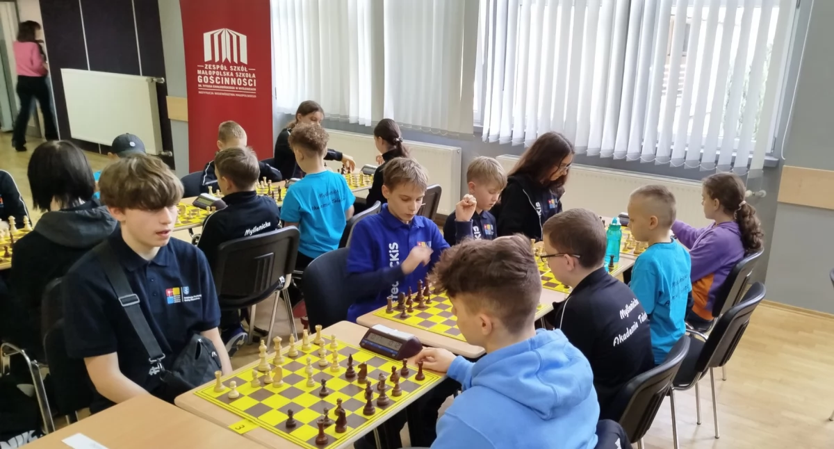 Myślenice. V Małopolska Liga Juniorów czyli szachowa rywalizacja i awans  drużyny gospodarzy- MAT Myślenice 