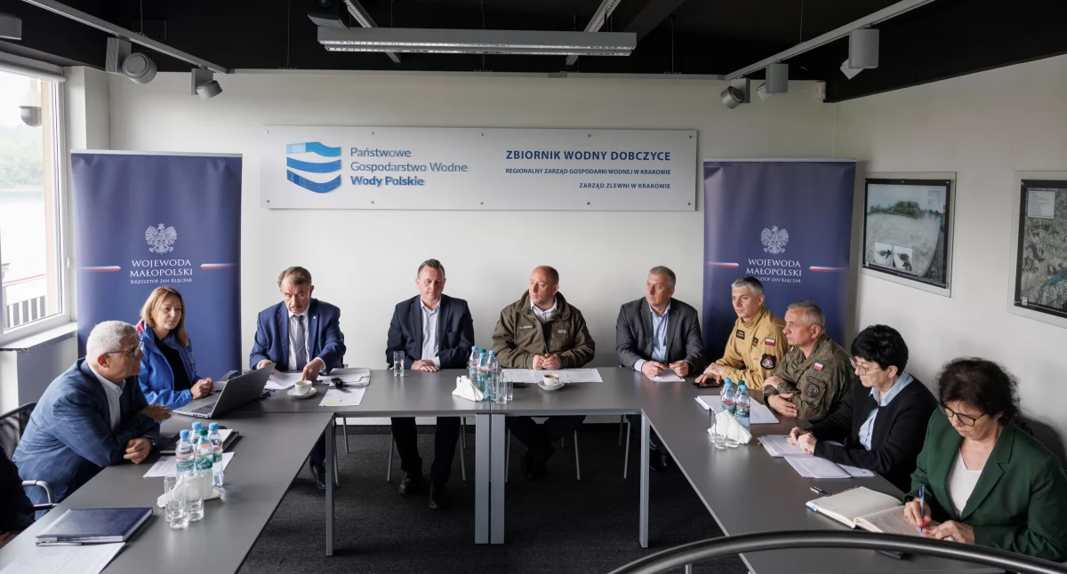 Dobczyce. Posiedzenia Wojewódzkiego Zespołu Zarządzania Kryzysowego- tematem zarówno zagrożenie powodziowe, jak i szeroko pojęta ochrona przeciwpowodziowa