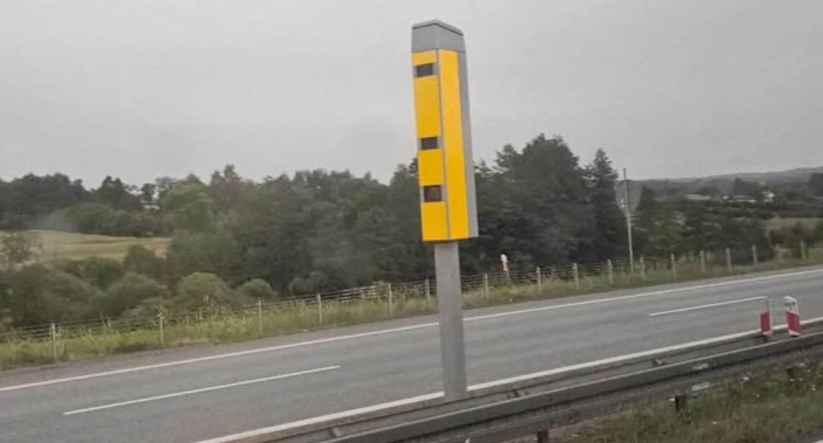 Krzyszkowice. Na zakopiankę w rejonie budowanego tunelu powrócił fotoradar 