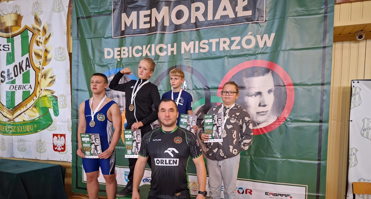 Zawodnicy KS Dalin Myślenice wrócili z Dębicy z medalami !