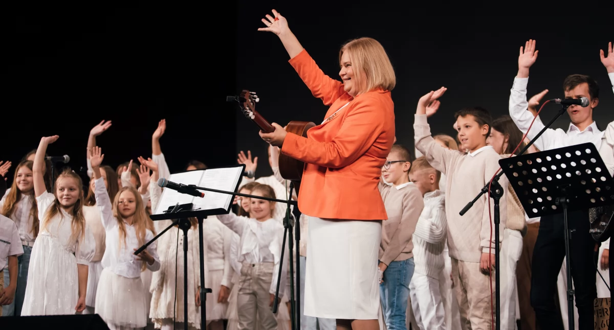 XXVII Rejonowy Przegląd Pieśni Religijnej w Myślenicach – muzyka, wiara i wspólnota na scenie Myślenickiego Ośrodka Kultury i Sportu 