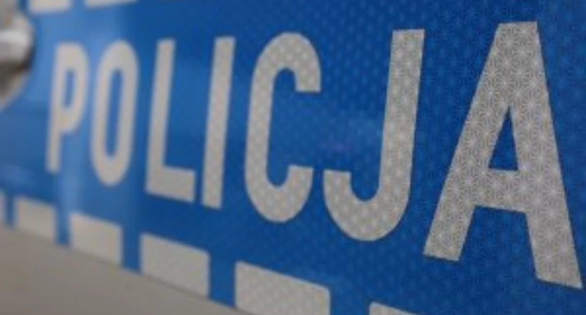 Policja Myślenice: Policjanci przerwali dwudniową libację alkoholową  podczas której nietrzeźwa kobieta sprawowała opiekę nad małoletnim dzieckiem