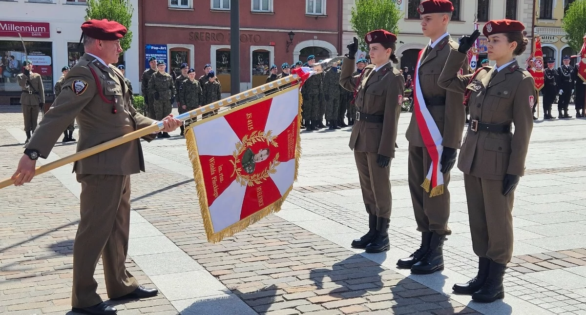 Myślenice. Uroczystość nadania Sztandaru Jednostce Strzeleckiej 4115 im. rtm. Witolda Pileckiego w Myślenicach- transmisja na żywo 