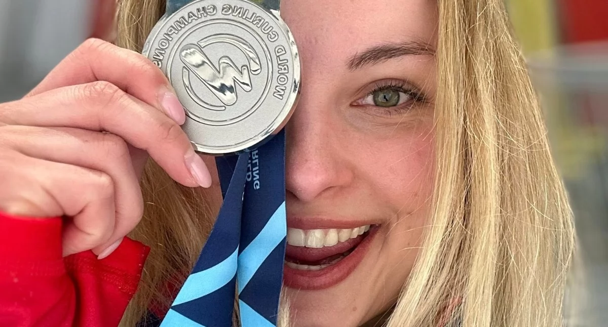 Julia Jawień z Myślenic ze srebrnym medalem Mistrzostw Świata w curlingu ! 