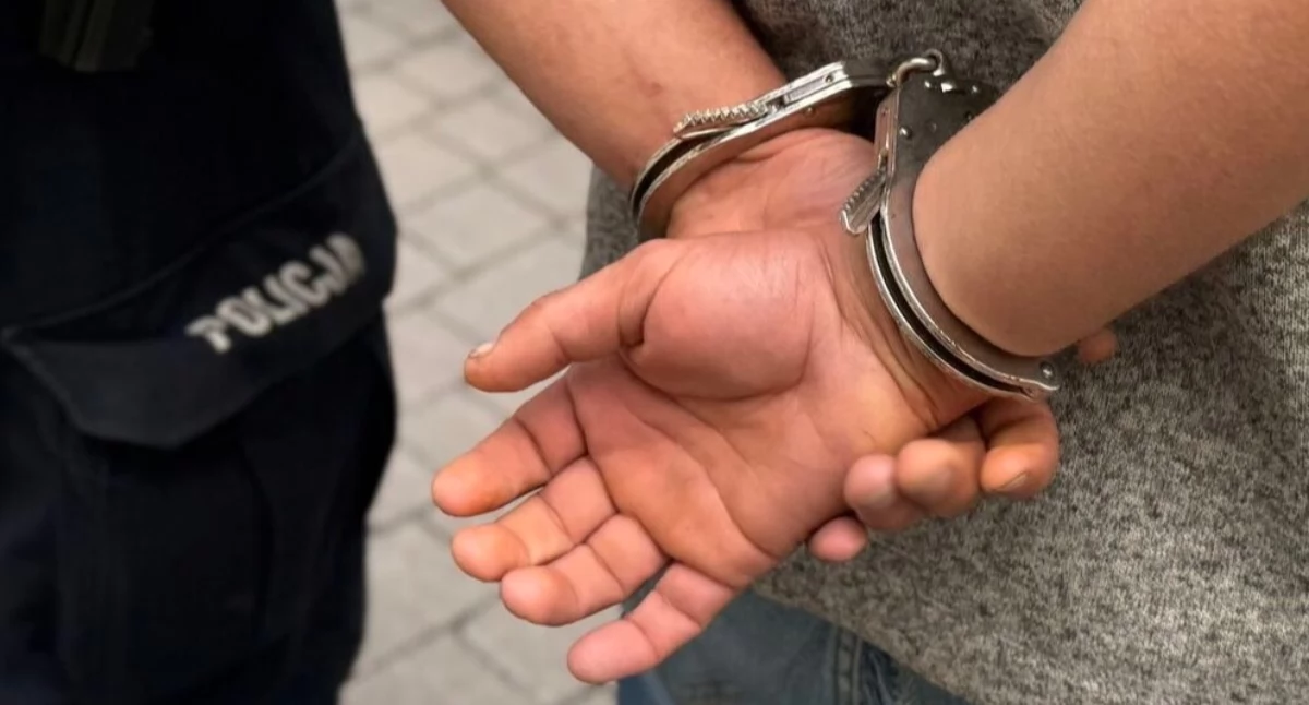 Policja Myślenice: kobieta zaparkowała swój samochód, po czym udała się do mieszkania. Kiedy po pewnym czasie wróciła, zorientowała się, że pojazdu nie ma . . .