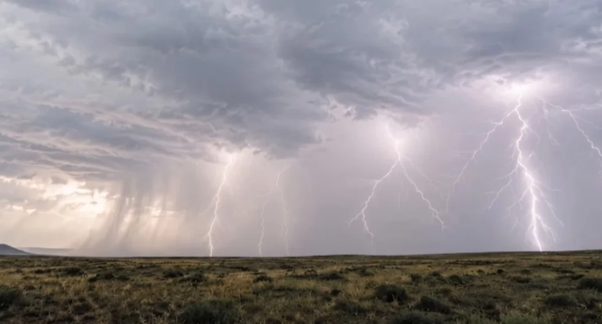 Ostrzeżenie meteorologiczne - burze którym miejscami mogą towarzyszyć bardzo silne opady deszczu