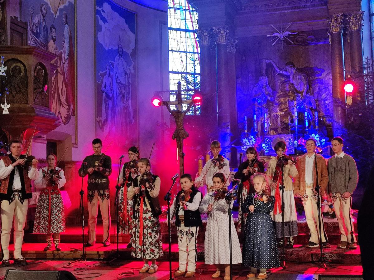 Gmina Lubień. Kolędnicza tradycja czyli koncert 