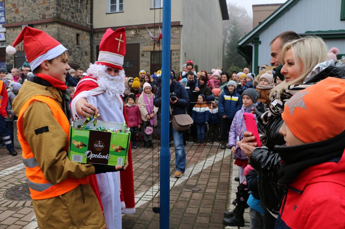 Święty Mikołaj tradycyjnie z wizytą na dobczyckim rynku