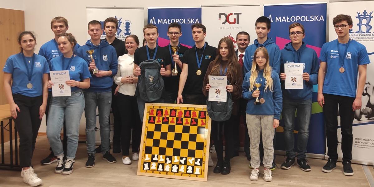 MAT z tytułem Mistrzów Małopolski Juniorów w szachach błyskawicznych