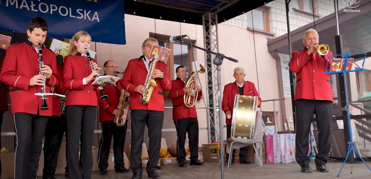 Raciechowice. Orkiestra gra i grać będzie, w dodatku na nowych instrumentach