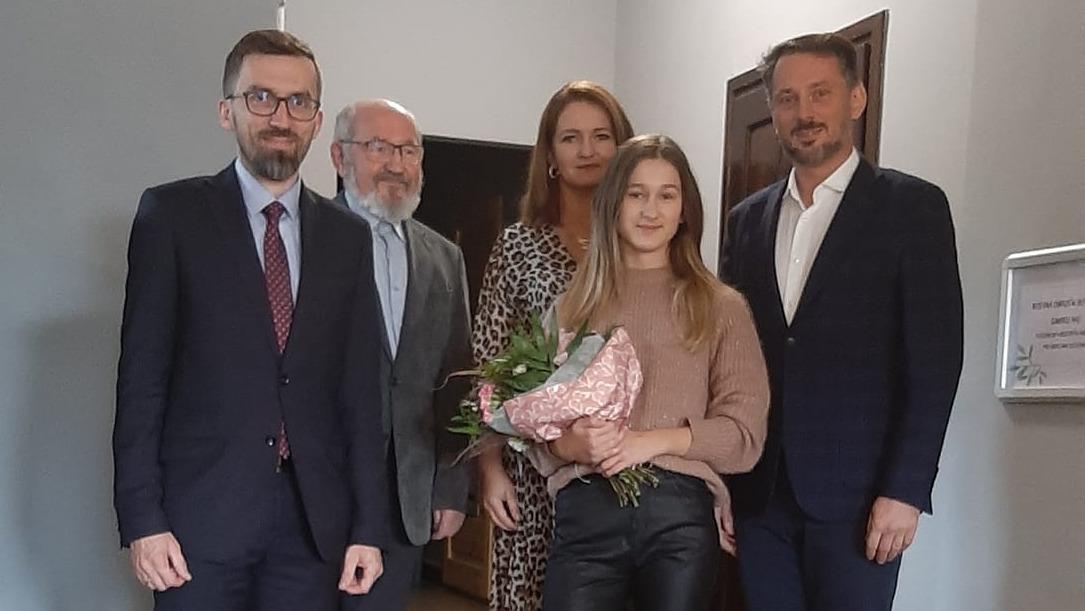 Wernisaż prac malarskich młodej artystki Gabrieli Maj. GOKIS Wiśniowa