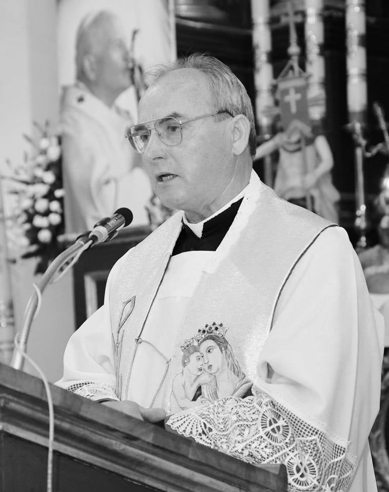 Uroczystości pogrzebowe księdza prałata Andrzeja Burka. Sanktuarium NNMP w Myślenicach