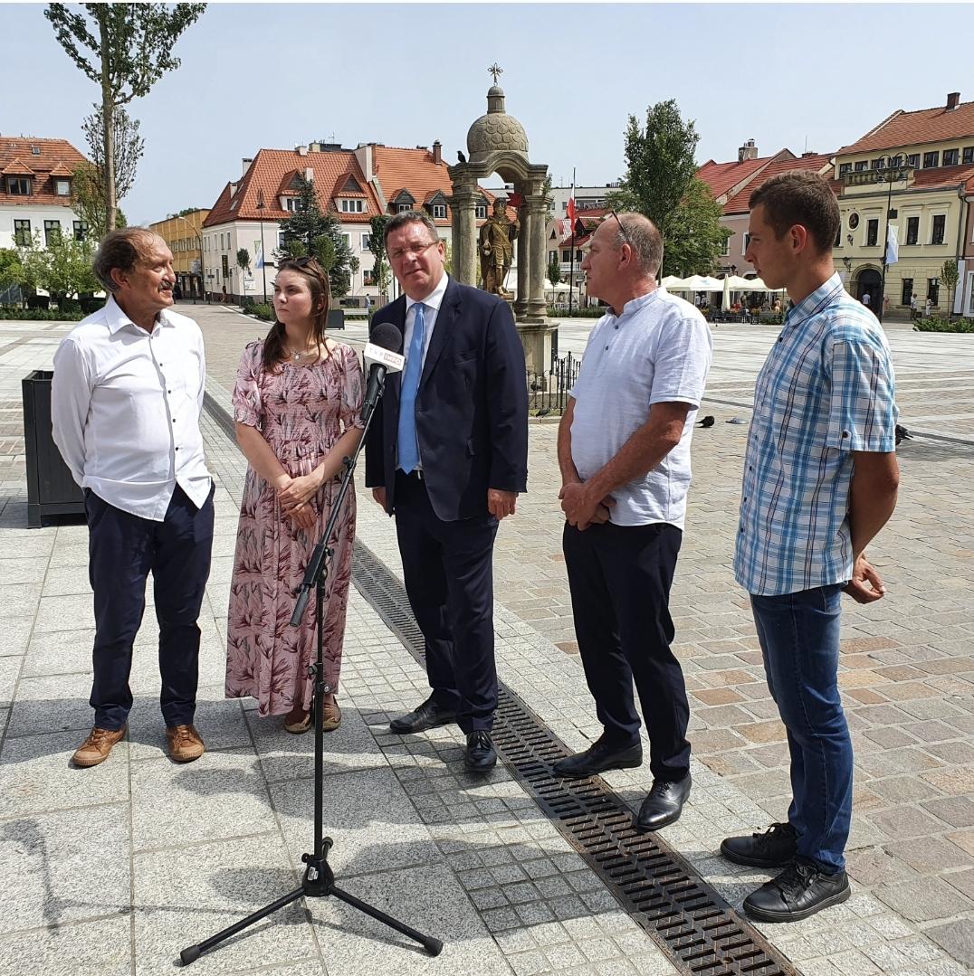 Konferencja prasowa wiceministra Michała Wójcika w Myślenicach