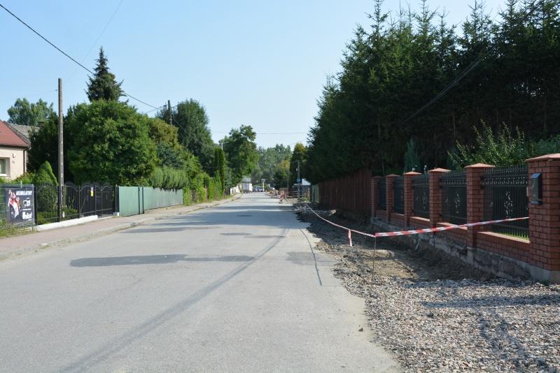 Gmina Dobczyce. Trwają  prace modernizacyjne i budowlane w obrębie infrastruktury drogowej