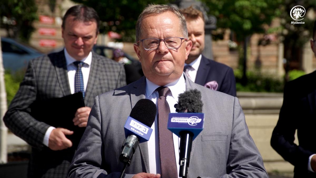 Myślenice. Posłowie PiS o Wakacjach Kredytowych- konferencja prasowa