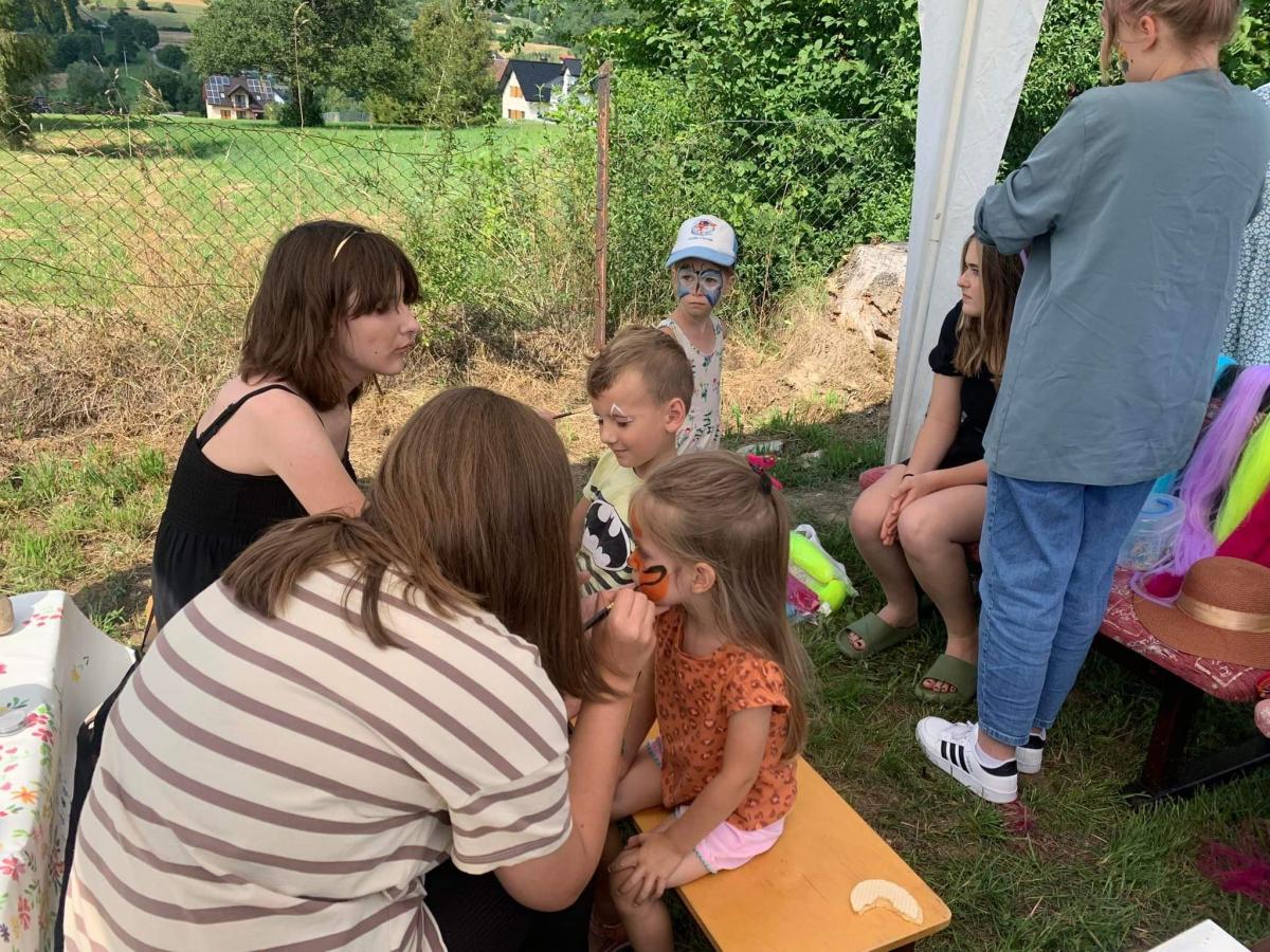 Zasań. Piknik rodzinny w nowym parku społecznym