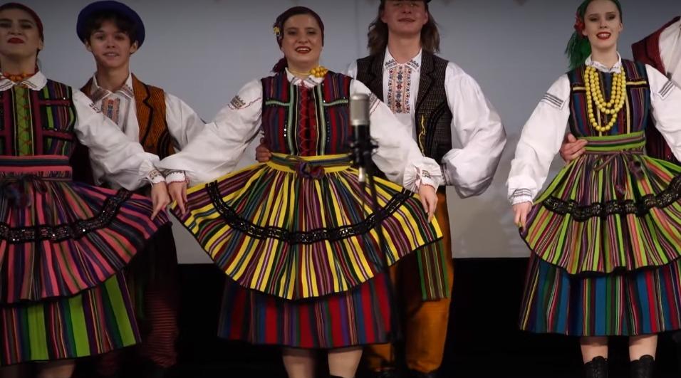 Będą nowe stroje- Myślenickie Towarzystwo Kultury wraz z  ZPiT 