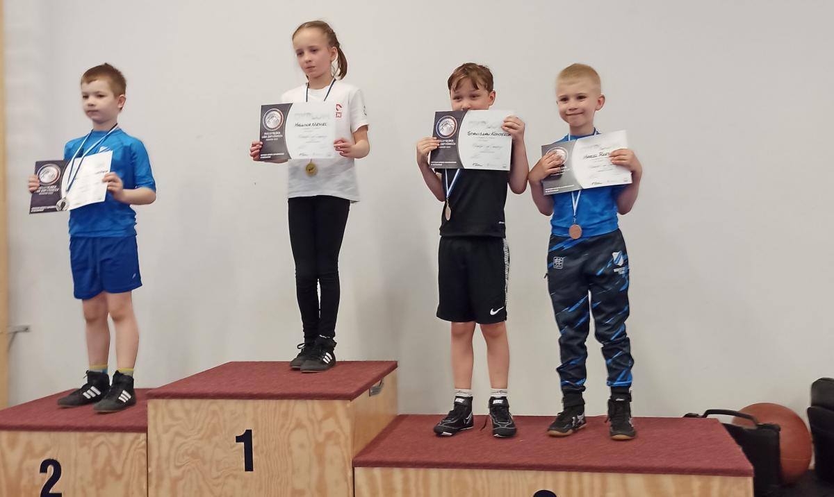 Myślenice. Najmłodsi zawodnicy sumo z KS Dalin Myślenice z medalami i to z pięcioma